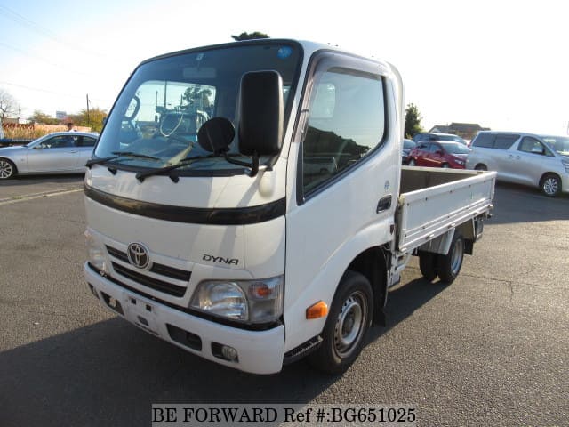 TOYOTA Dyna Truck