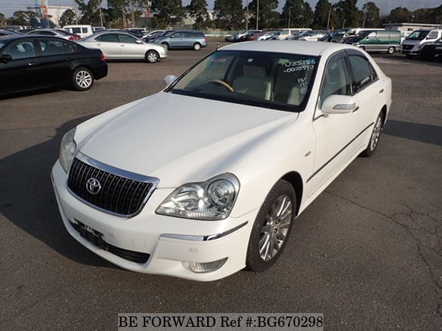 Toyota crown majesta uzs186