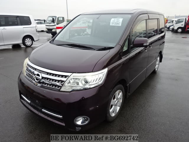 Nissan serena 2008
