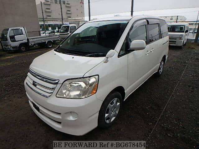 Toyota noah 2006