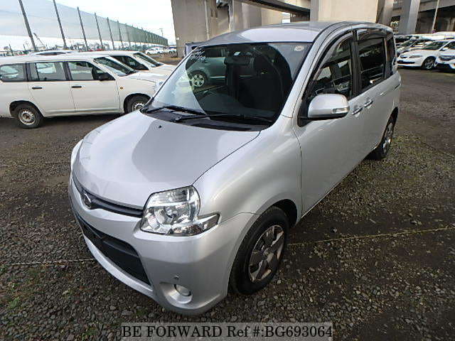 Toyota sienta ncp81g