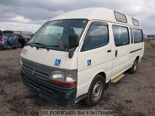 TOYOTA Hiace Commuter