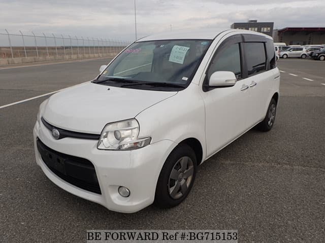 Toyota sienta 2011