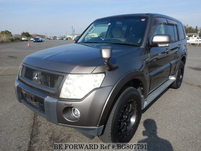 MITSUBISHI Pajero