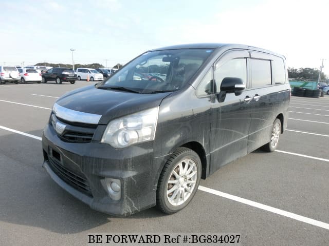 TOYOTA Noah