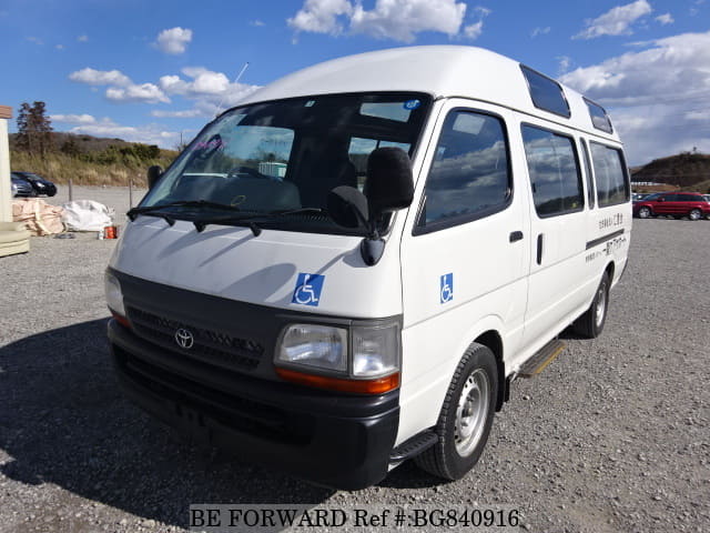 TOYOTA Hiace Commuter