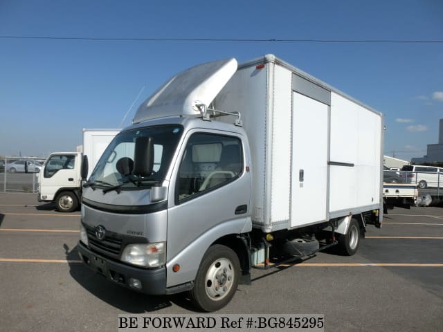 TOYOTA Dyna Truck