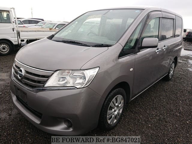 Nissan serena 2011