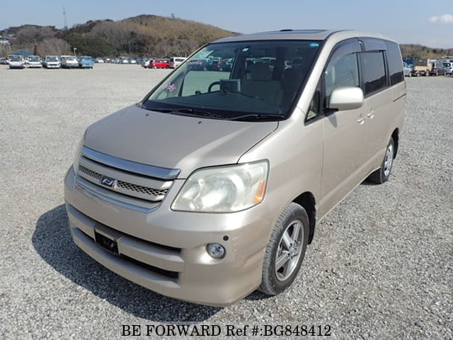 Toyota noah 2005
