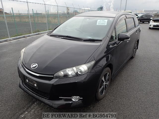 Toyota wish 2012 год