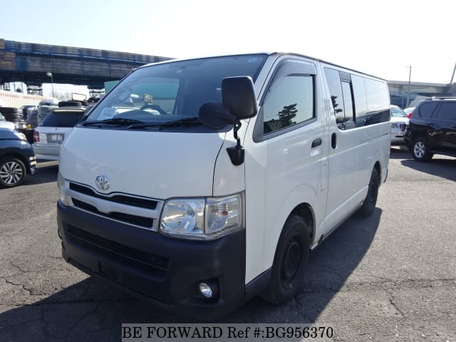 TOYOTA Regiusace Van