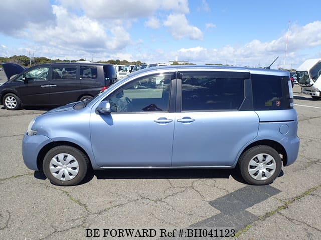 Toyota sienta 2011