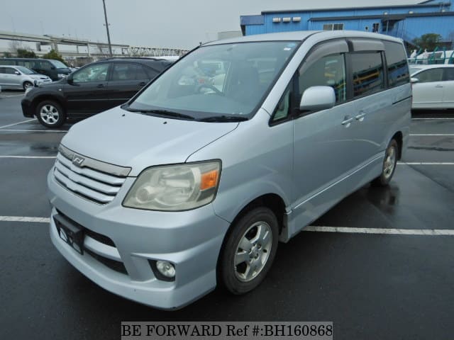 Toyota noah 2003 год