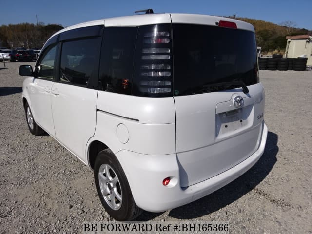Toyota sienta 2003