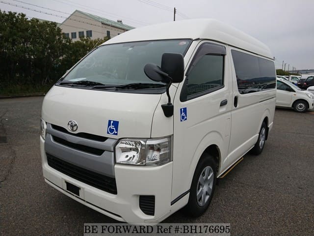 TOYOTA Regiusace Van