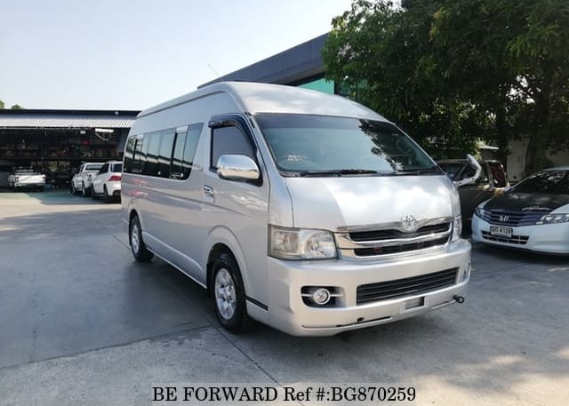 TOYOTA Hiace Commuter