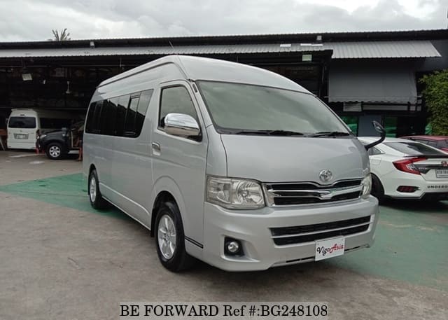 TOYOTA Hiace Commuter