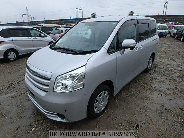 Toyota noah 2009