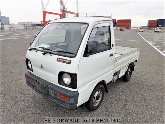 Mitsubishi minicab truck
