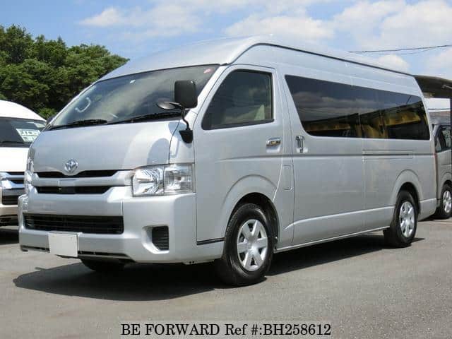 TOYOTA Hiace Commuter