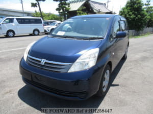 Used 2005 TOYOTA ISIS BH258447 for Sale