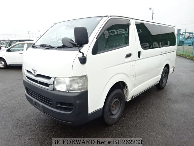 TOYOTA Regiusace Van