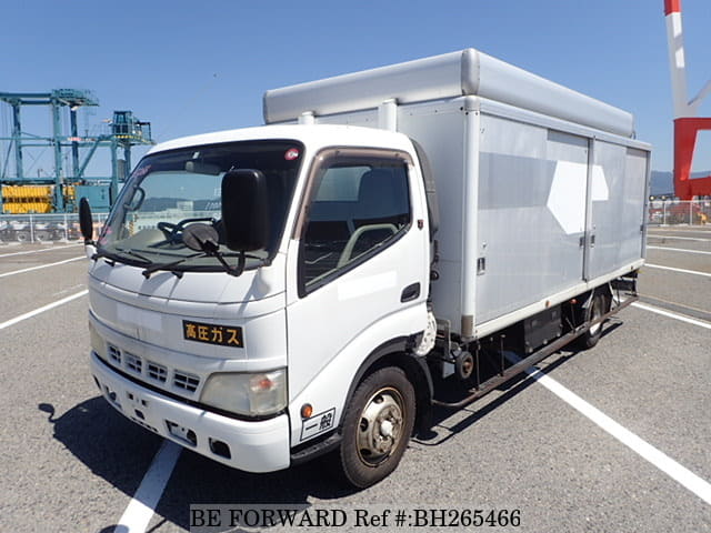 TOYOTA Dyna Truck