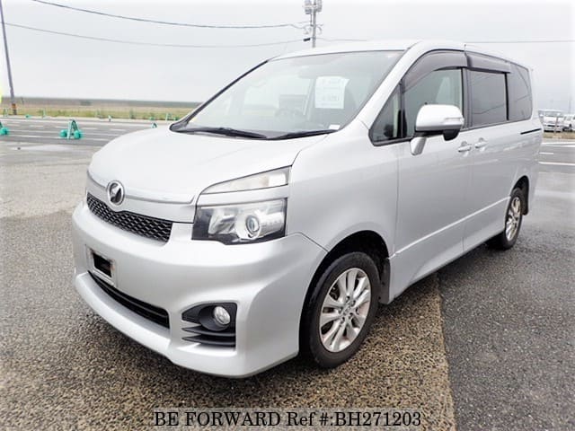 Toyota voxy 2013