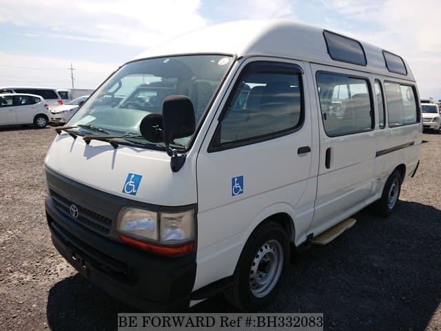 TOYOTA Hiace Commuter