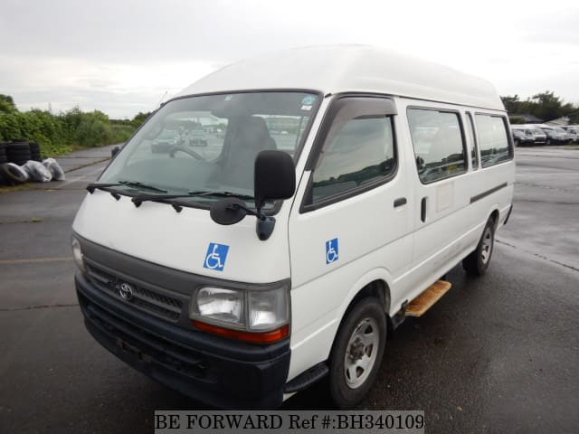 TOYOTA Hiace Commuter