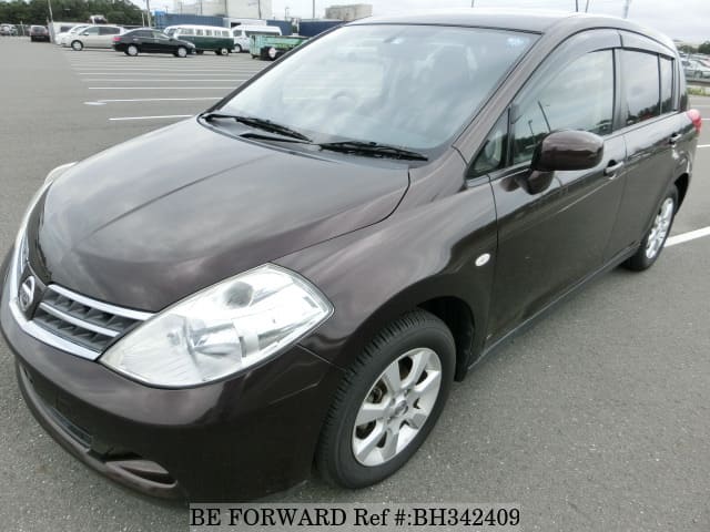 NISSAN Tiida