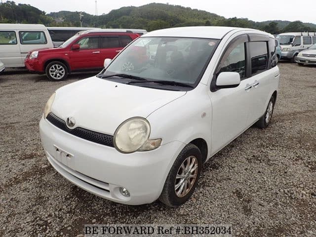 TOYOTA Sienta