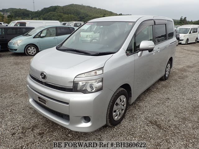 Toyota voxy 2012
