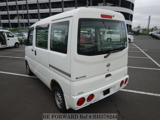 Nissan clipper van