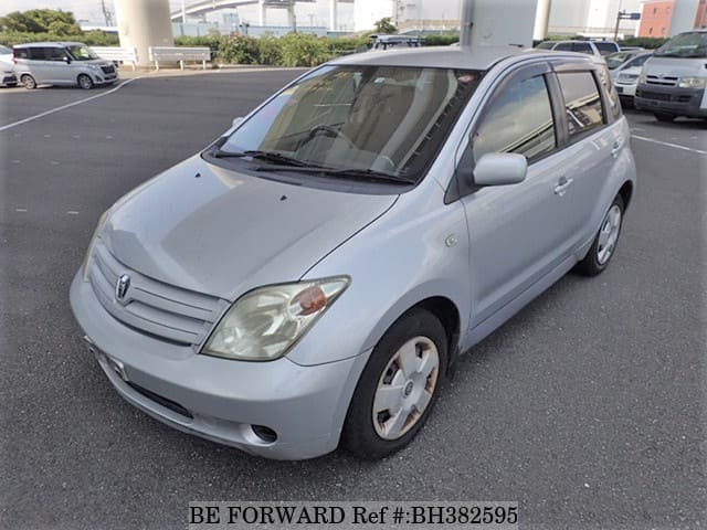 TOYOTA IST