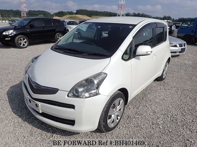 Toyota ractis 2010 года