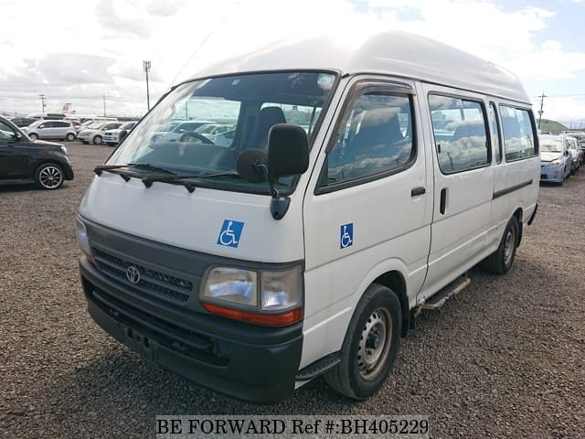 TOYOTA Hiace Commuter