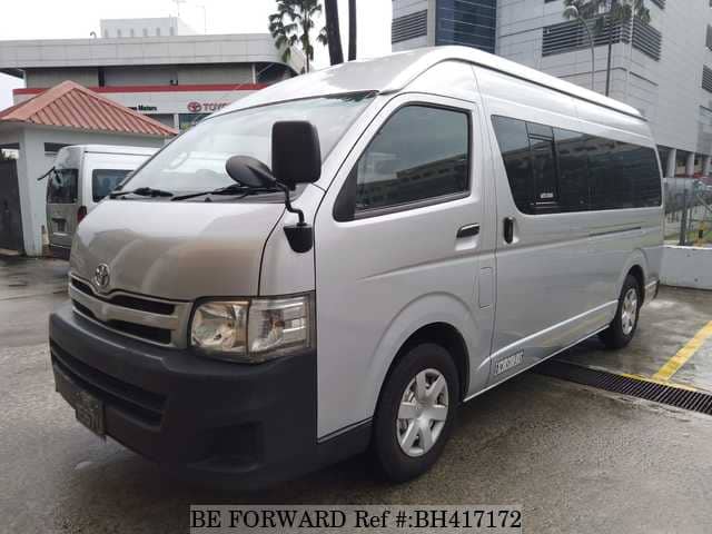 TOYOTA Hiace Commuter