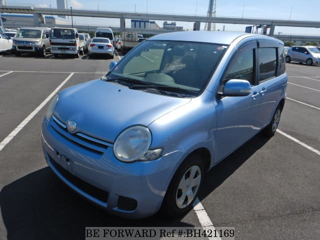 Toyota sienta 2012