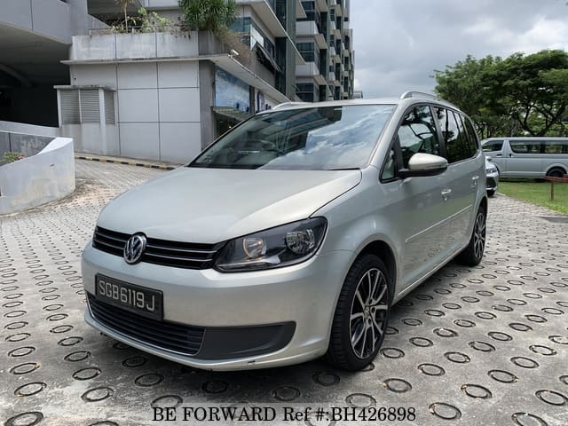 VOLKSWAGEN Touran