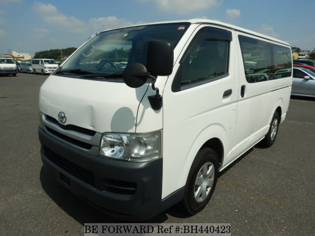 TOYOTA Regiusace Van