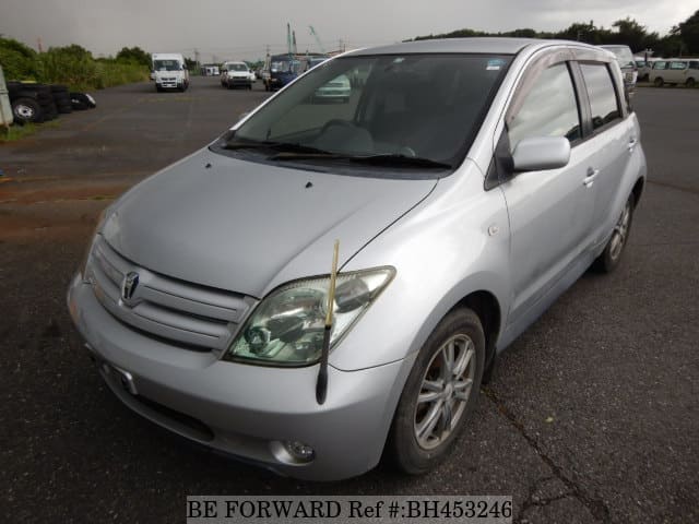 TOYOTA IST