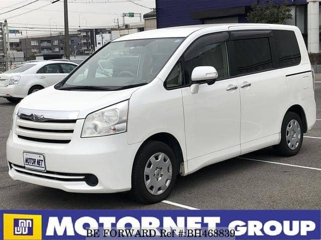 TOYOTA Noah