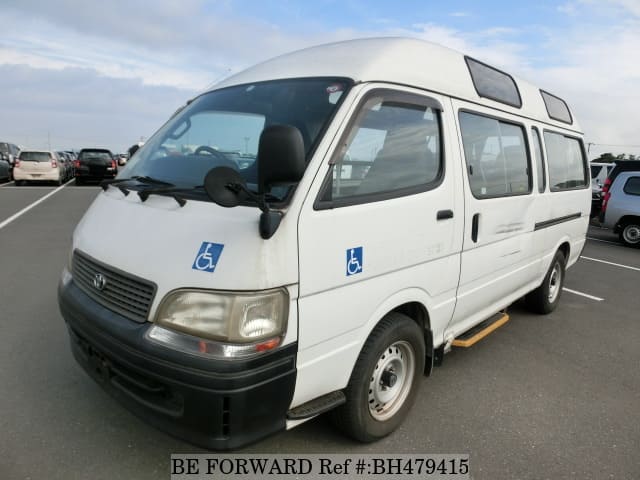 TOYOTA Hiace Commuter