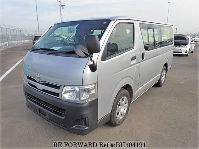 TOYOTA Regiusace Van