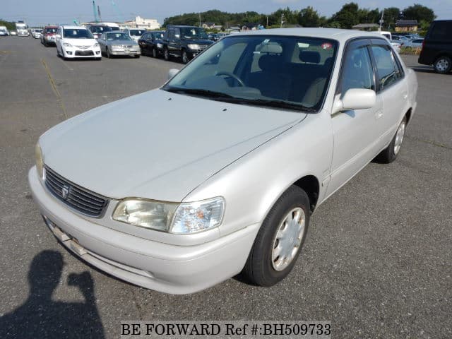 TOYOTA Corolla Sedan