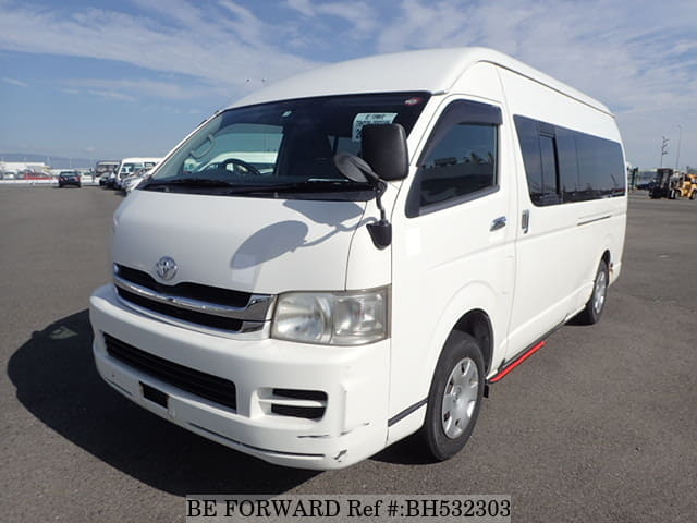 TOYOTA Hiace Commuter