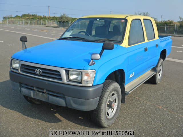 TOYOTA Hilux Sports Pickup