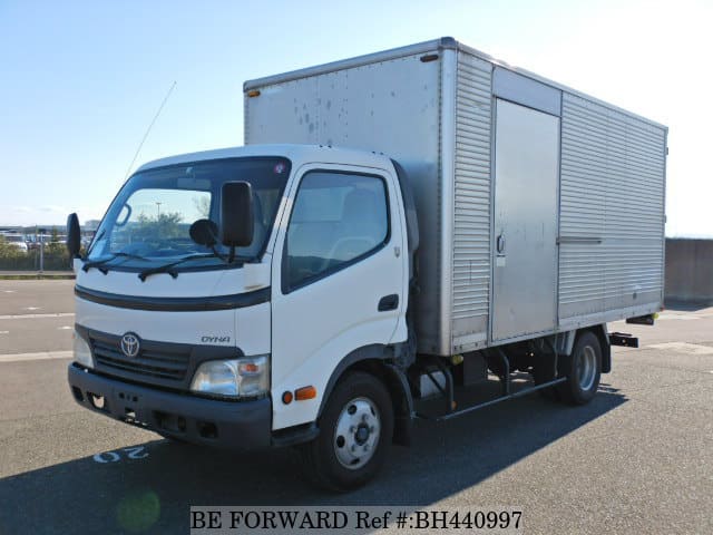 TOYOTA Dyna Truck