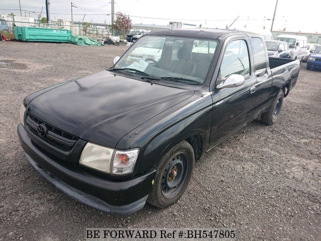 TOYOTA Hilux Sports Pickup